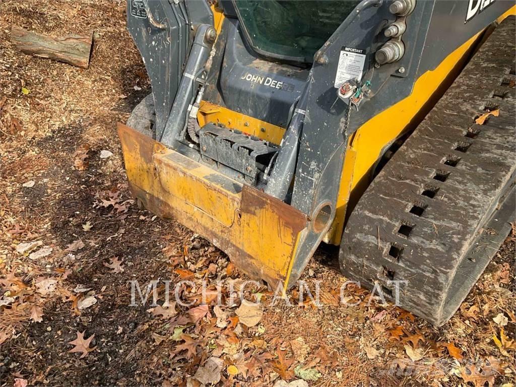 John Deere & CO. 325 Skid steer loaders