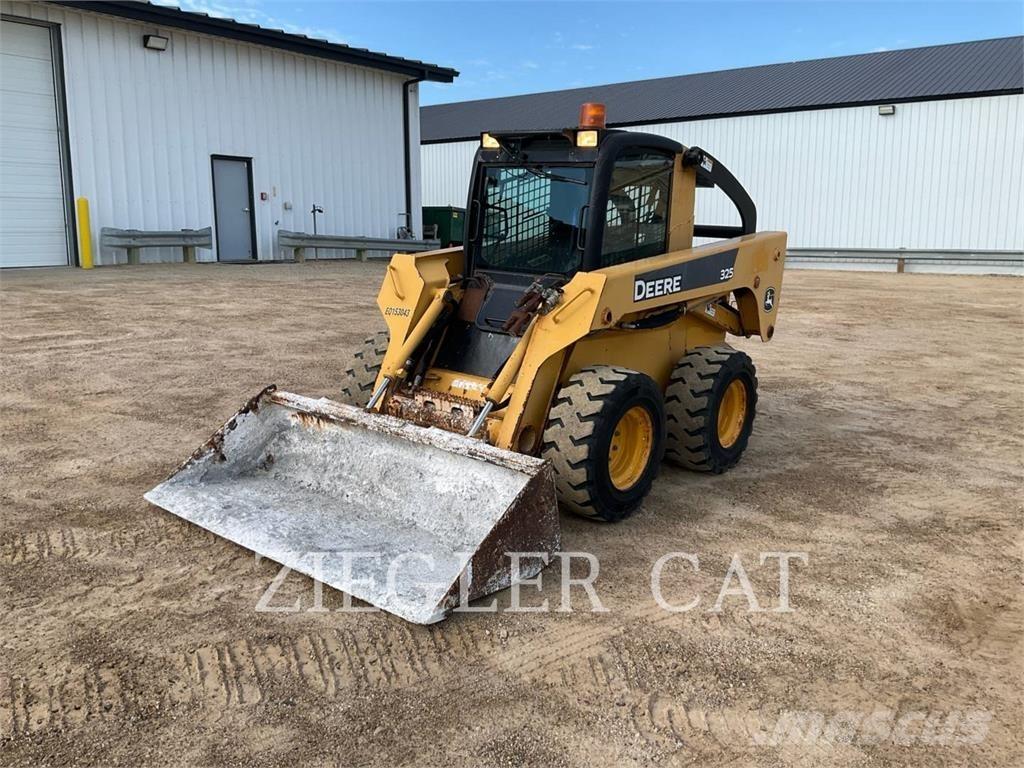 John Deere & CO. 325 Skid steer loaders