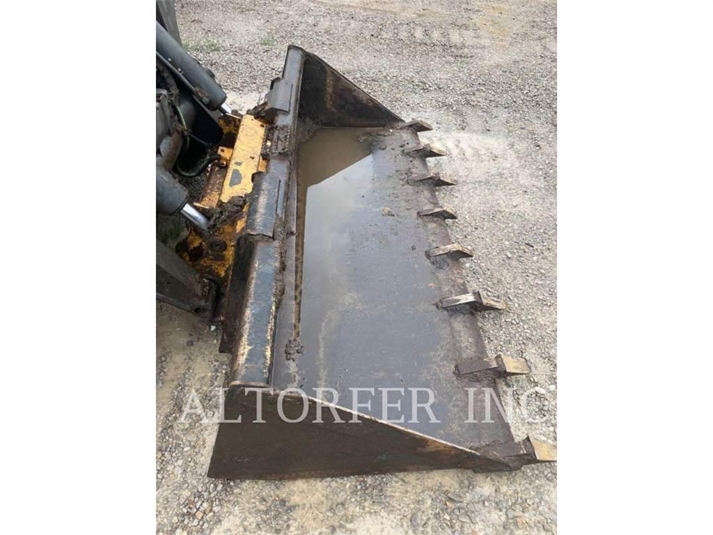 John Deere & CO. 331G Skid steer loaders