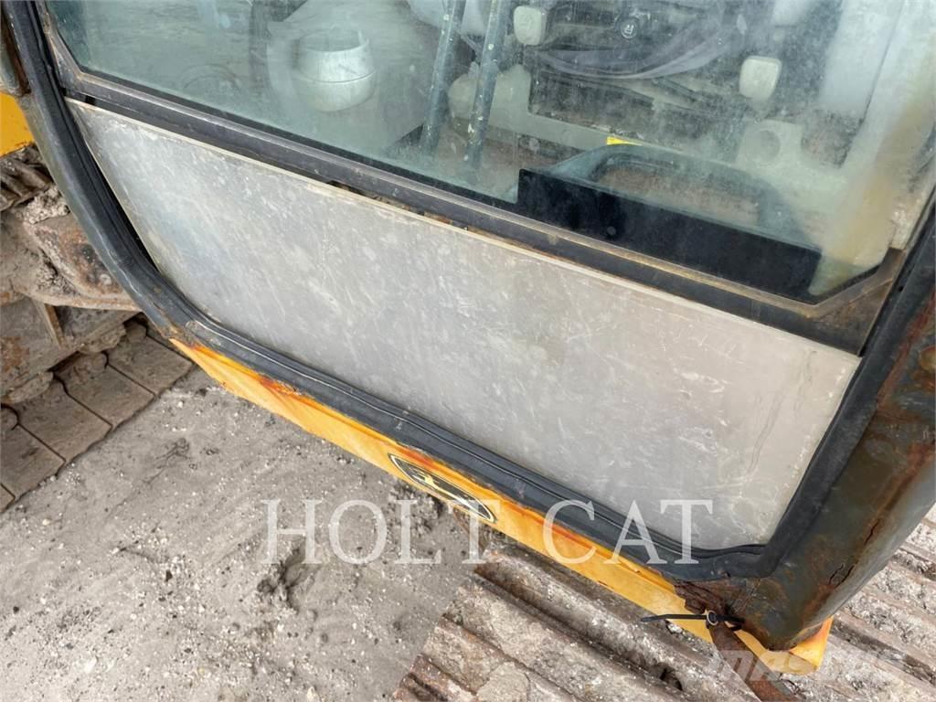 John Deere & CO. 470G Crawler excavators