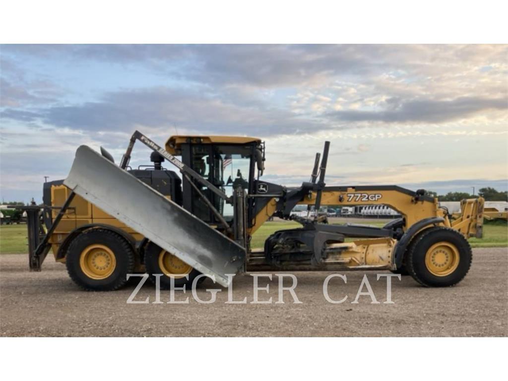 John Deere & CO. 772GP Graders
