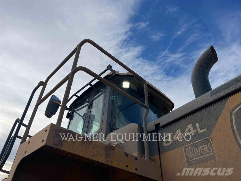 John Deere & CO. 844L Wheel loaders