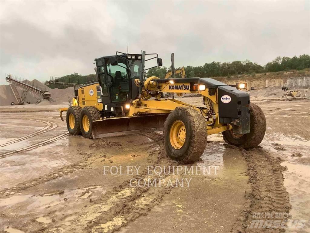 Komatsu GD655 Graders