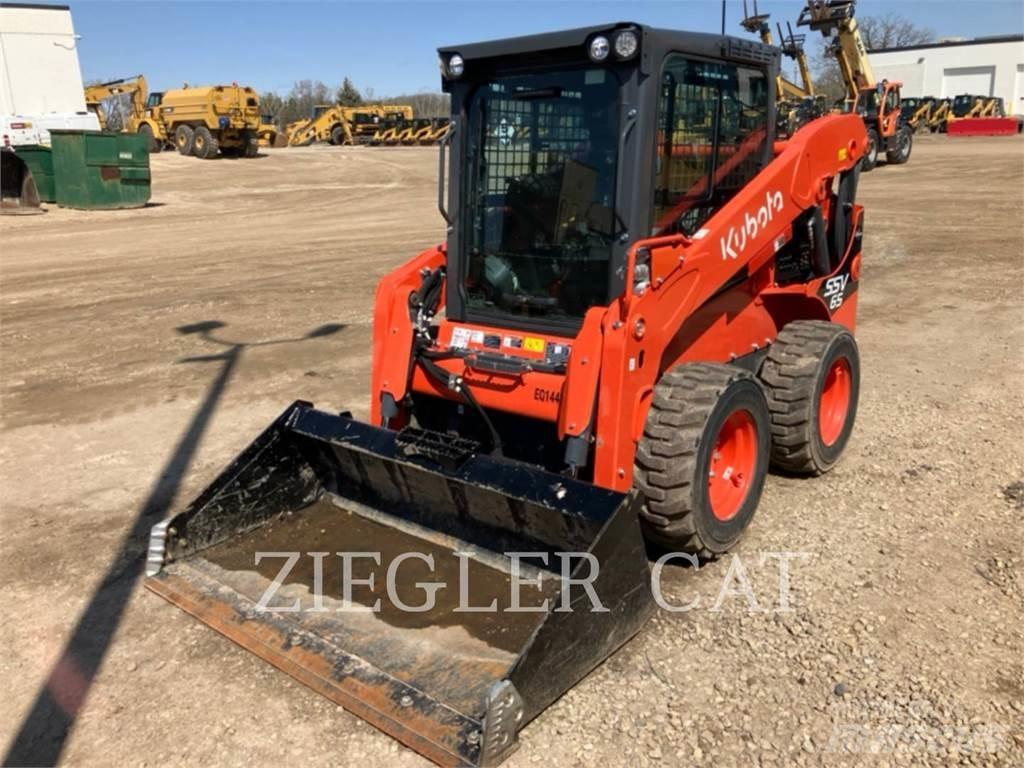 Kubota SSV65 Skid steer loaders