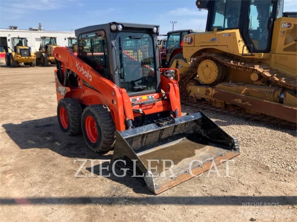 Kubota SSV65 Skid steer loaders