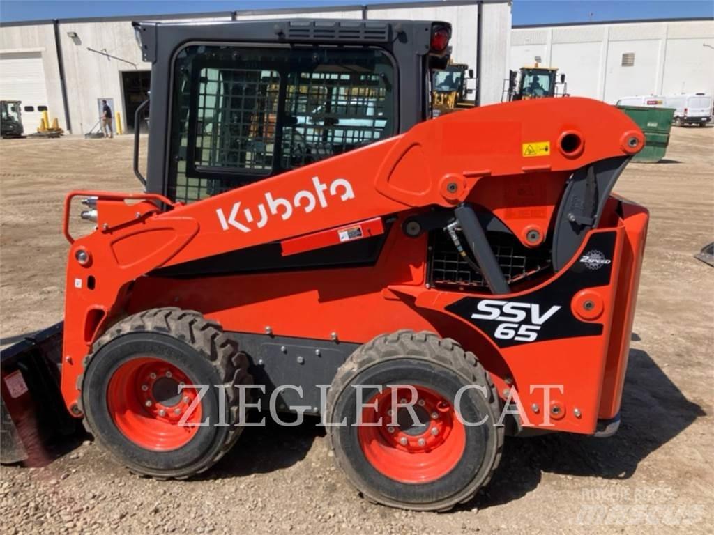 Kubota SSV65 Skid steer loaders