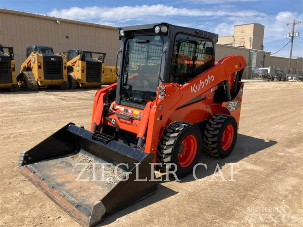 Kubota SSV65 Skid steer loaders