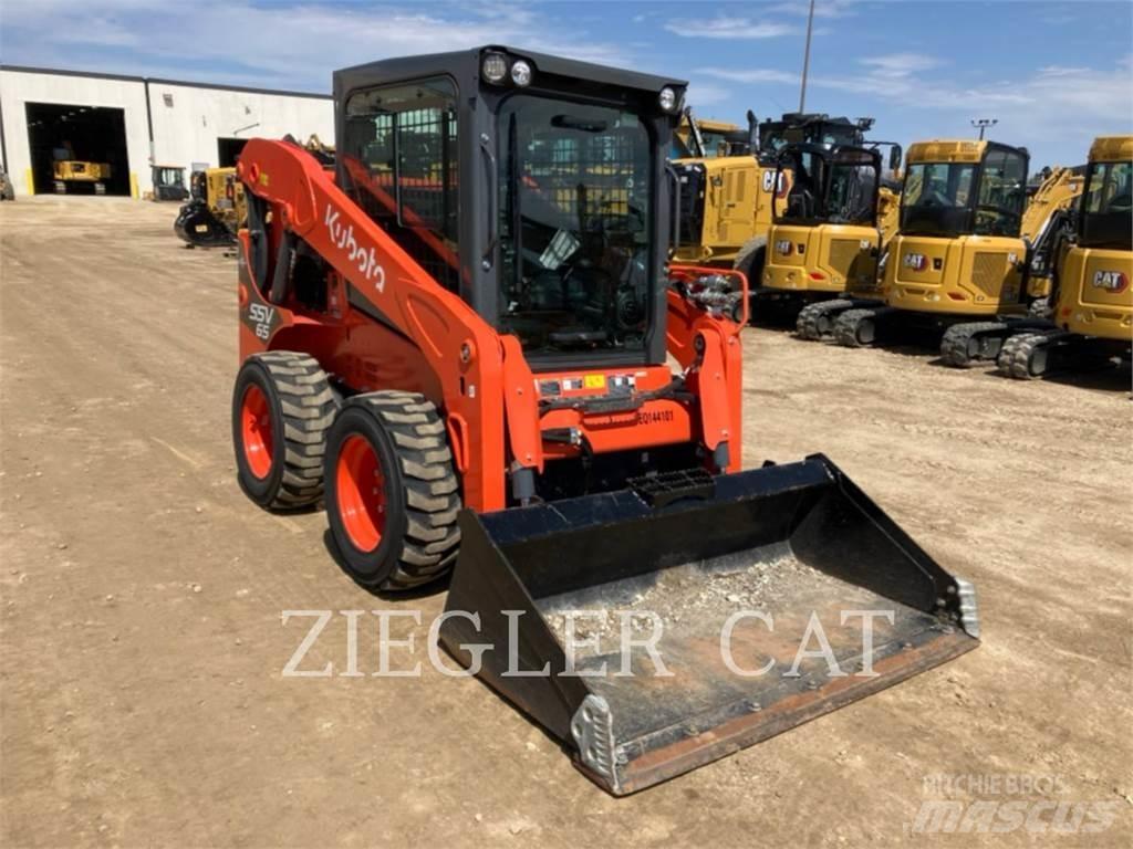 Kubota SSV65 Skid steer loaders