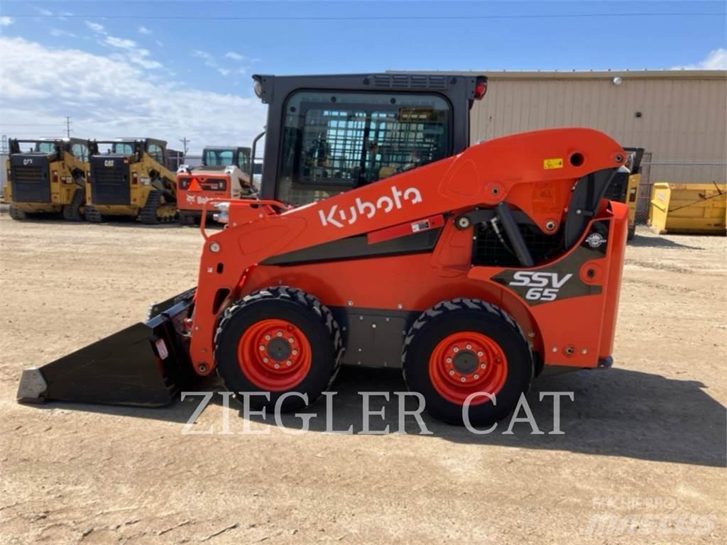 Kubota SSV65 Skid steer loaders