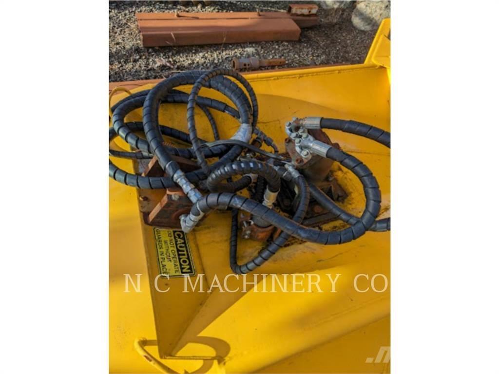  QA72 Skid steer loaders