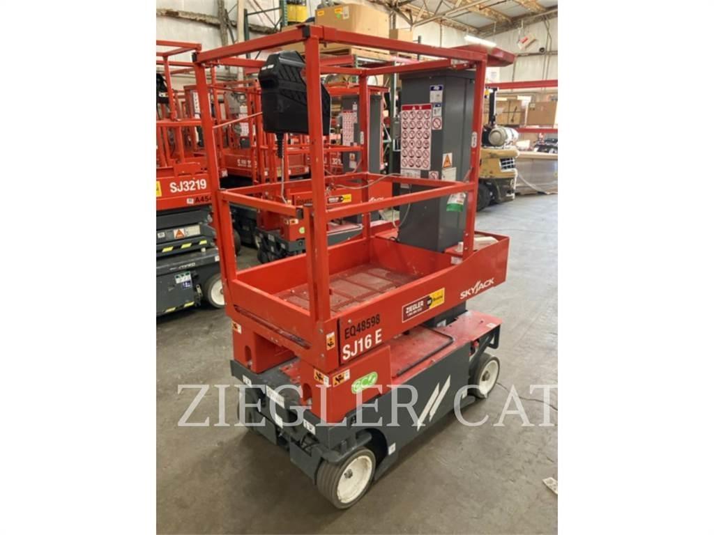 Skyjack SJ16E Scissor lifts