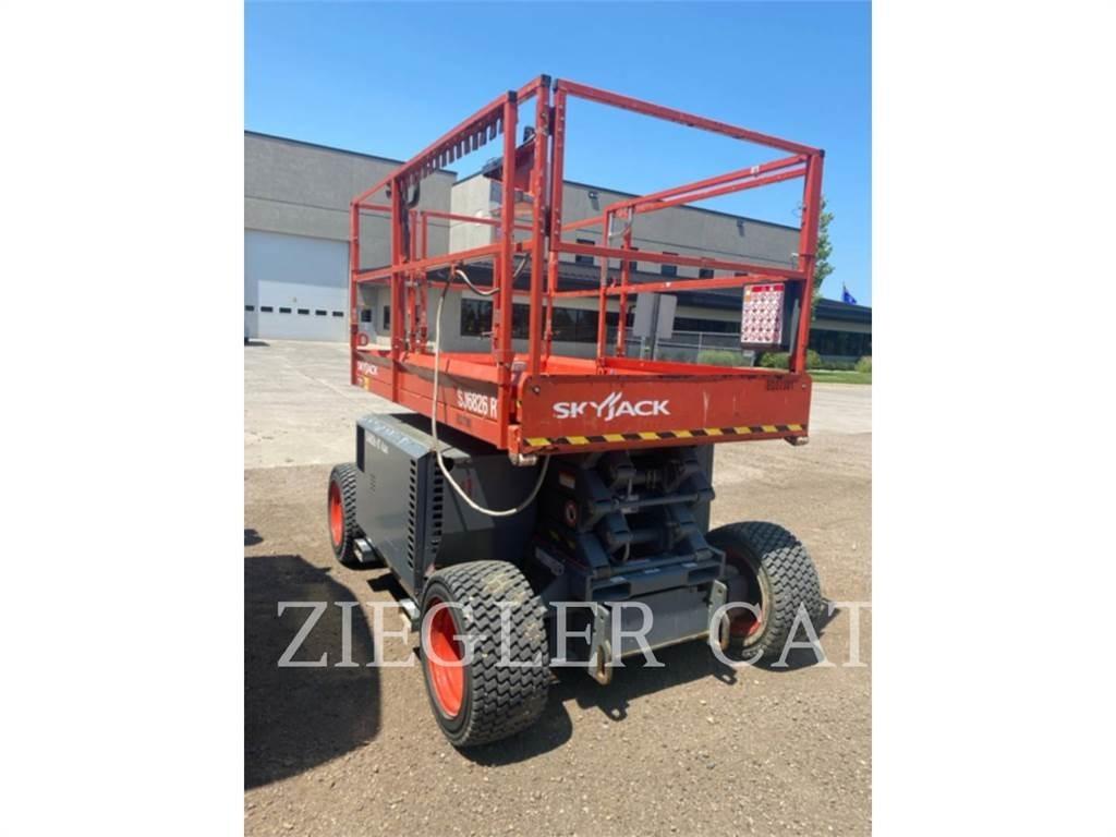 Skyjack SJ6826 Scissor lifts