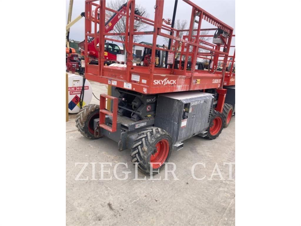 Skyjack SJ6826RT Scissor lifts