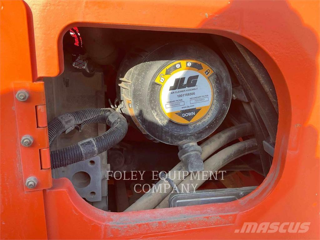 SkyTrak 8042 Telescopic handlers