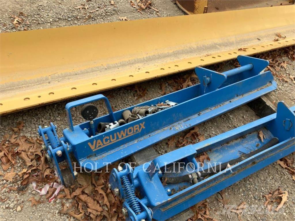  VACUWORX PIPELIFTINGVAC Pipe layer dozers