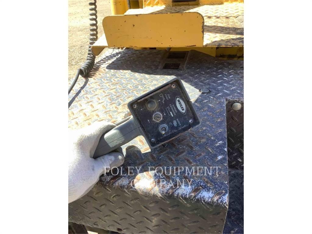 Weiler P385 Asphalt pavers