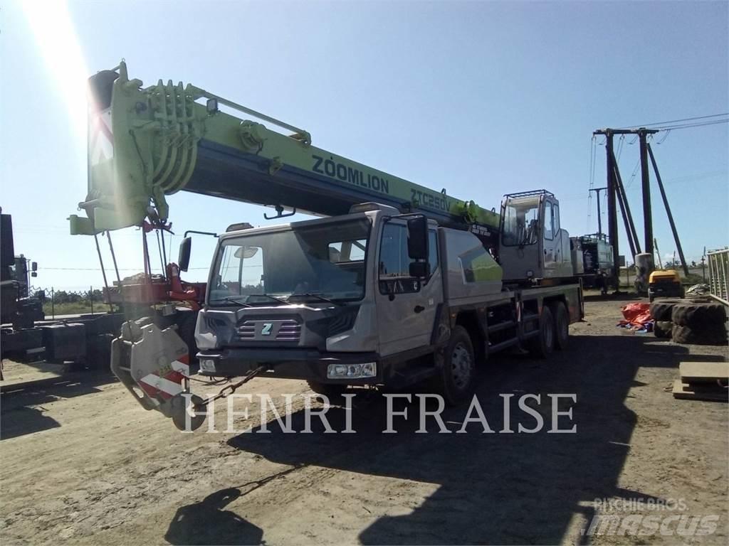 Zoomlion ZTC250V31 All terrain cranes