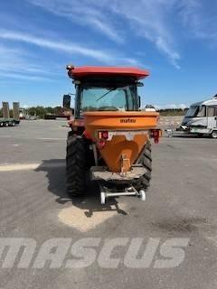 Kubota L2-452 Compact tractors