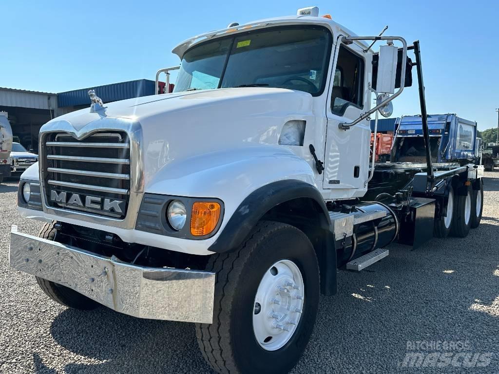 Mack GRANITE CV713 Demountable trucks