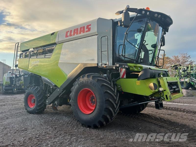 CLAAS LEXION 5400 Combine harvesters