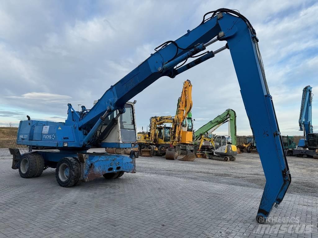 Fuchs MHL 331 Waste / industry handlers