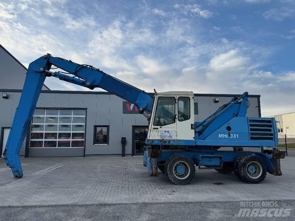 Fuchs MHL 331 Waste / industry handlers