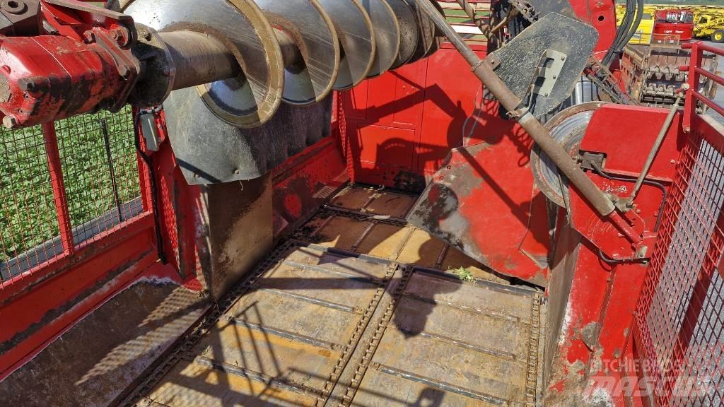Holmer T4-30 Beet harvesters