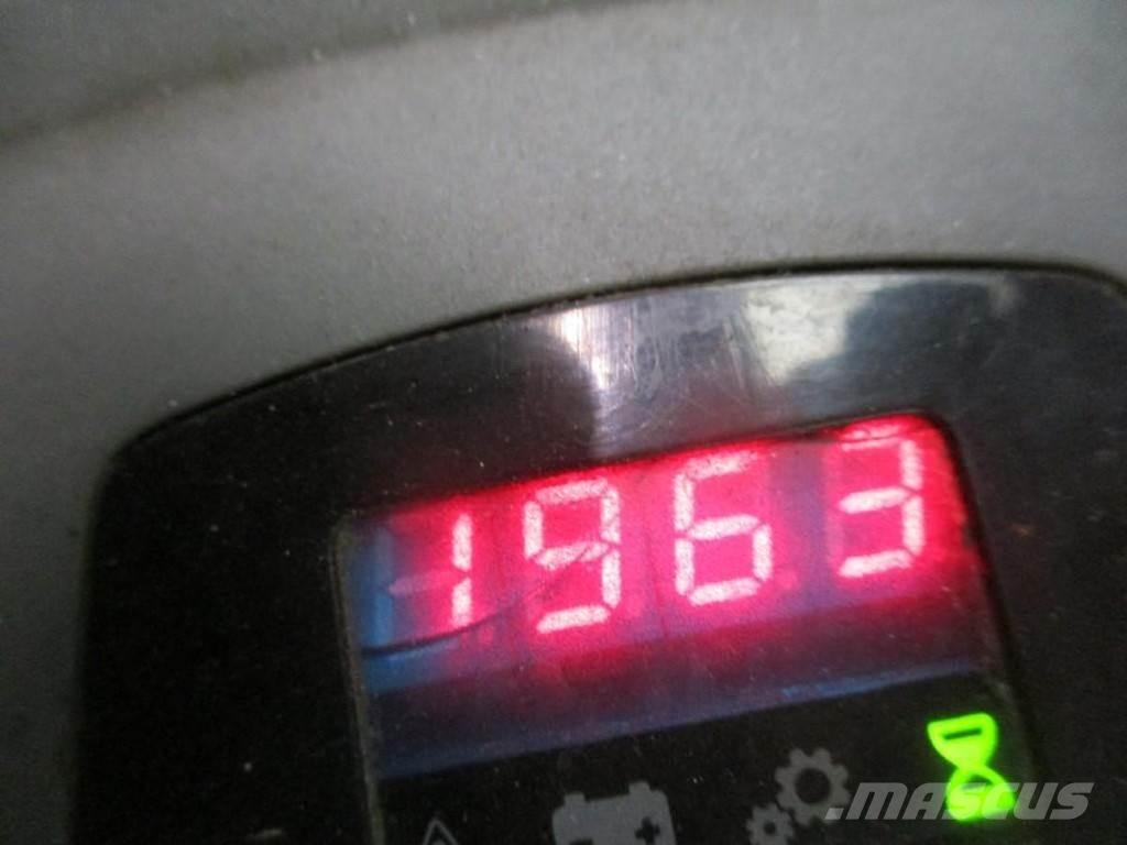 Toyota LPE 200 Low lift with platform