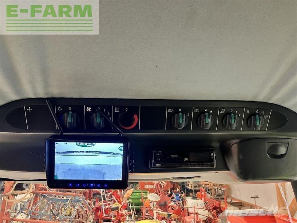 CLAAS medion 330 Combine harvesters