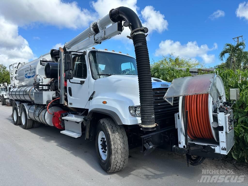 Freightliner 114 SD Commercial vehicle