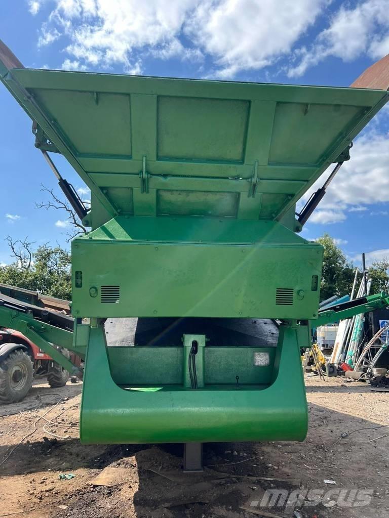 McCloskey R155 Mobile screeners