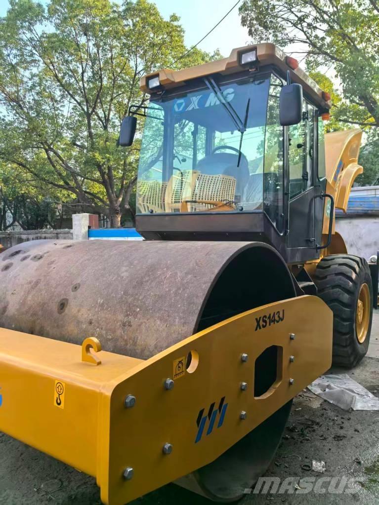 XCMG XS142J Single drum rollers