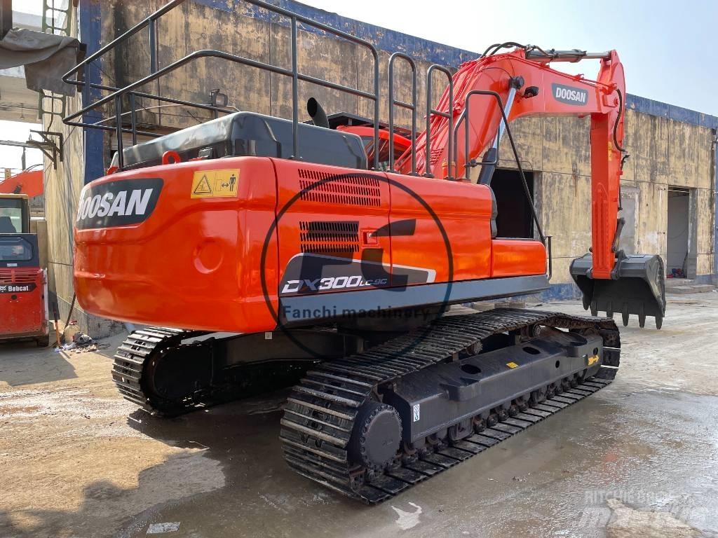 Doosan DX300 Crawler excavators
