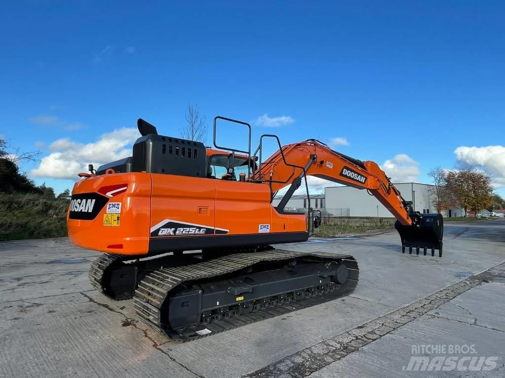 Doosan DX225LC-7 Crawler excavators