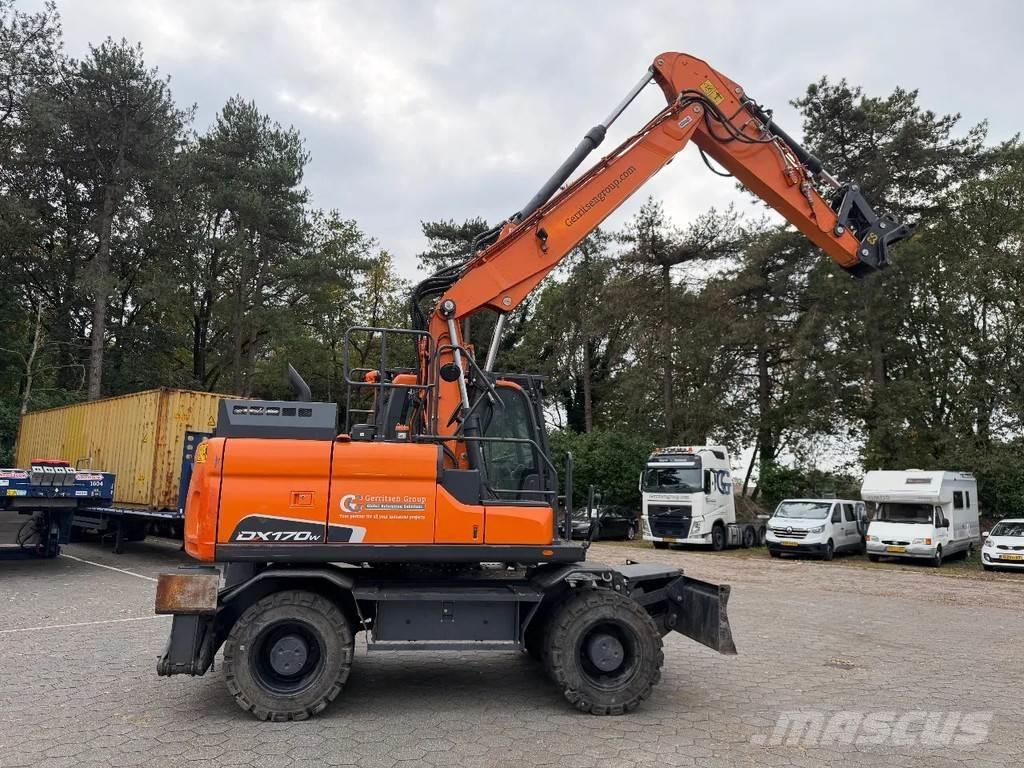 Doosan DX170W-5 Wheeled excavators