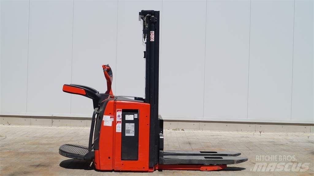 Linde L20APi Pedestrian stacker