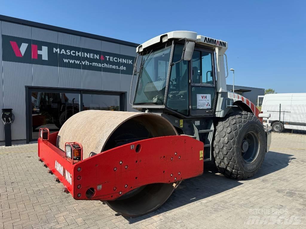 Ammann ASC 110 Single drum rollers