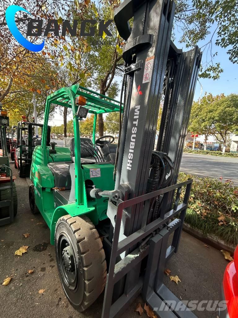 Mitsubishi FD 50 Diesel trucks