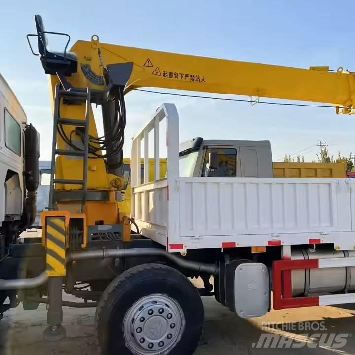 Howo 371 Hook lift trucks