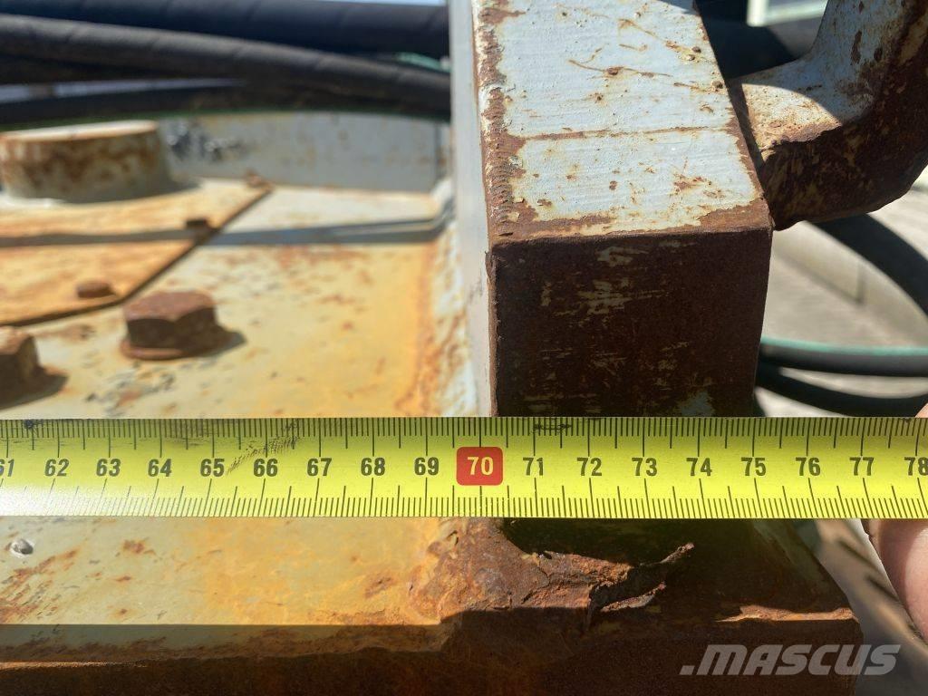 Demarec CW 45 Grapples