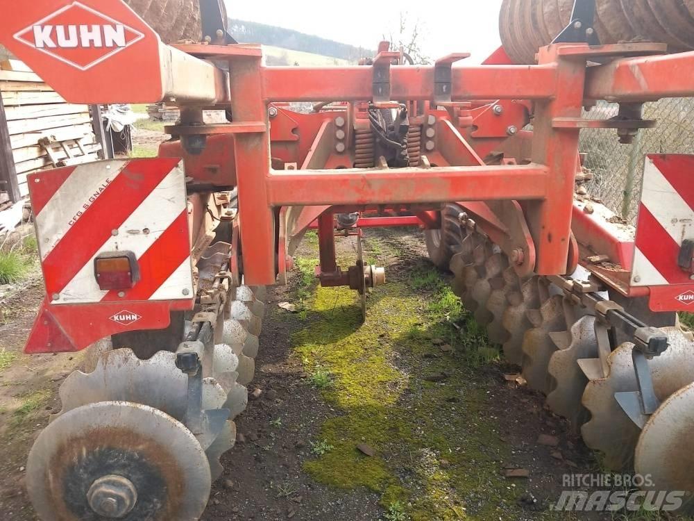 Kuhn Discover XM 2 Harrows