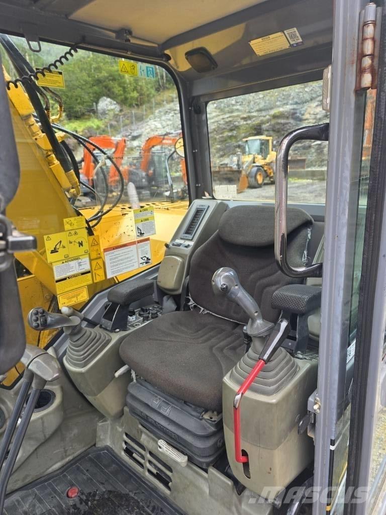 Kato HD 308 US Mini excavators  7t - 12t