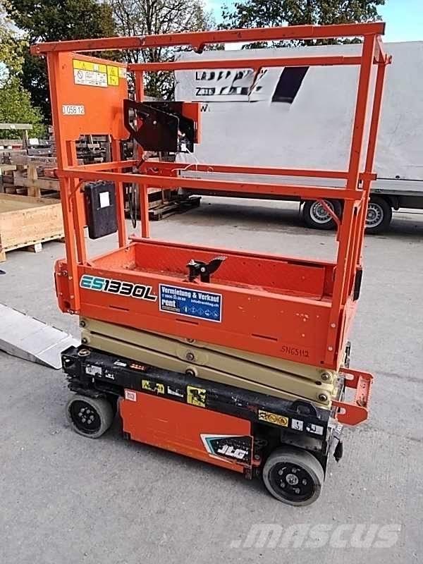 JLG ES 1330 L Scissor lifts