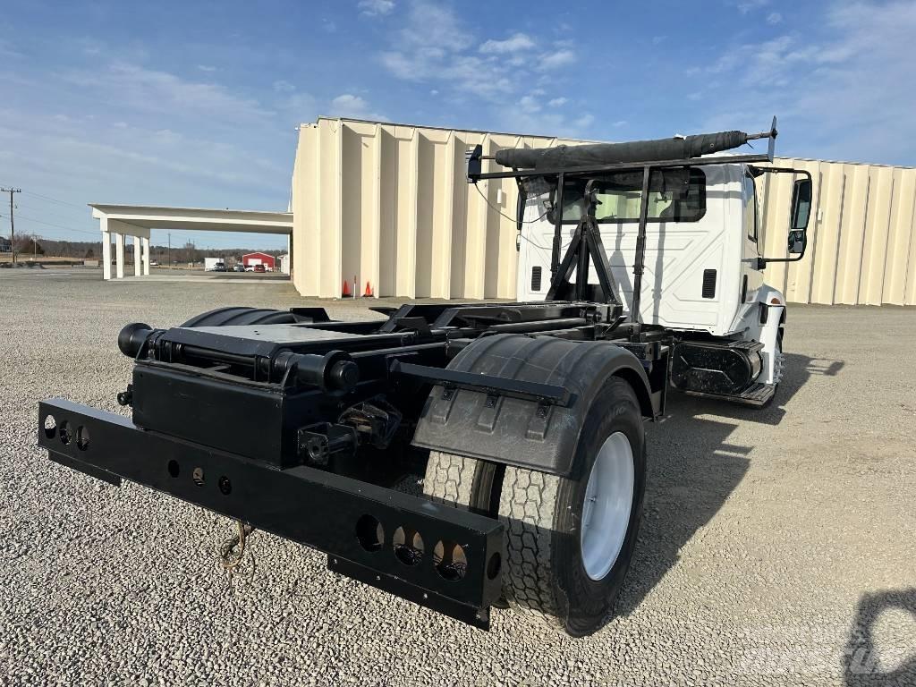 International 4400 Waste trucks