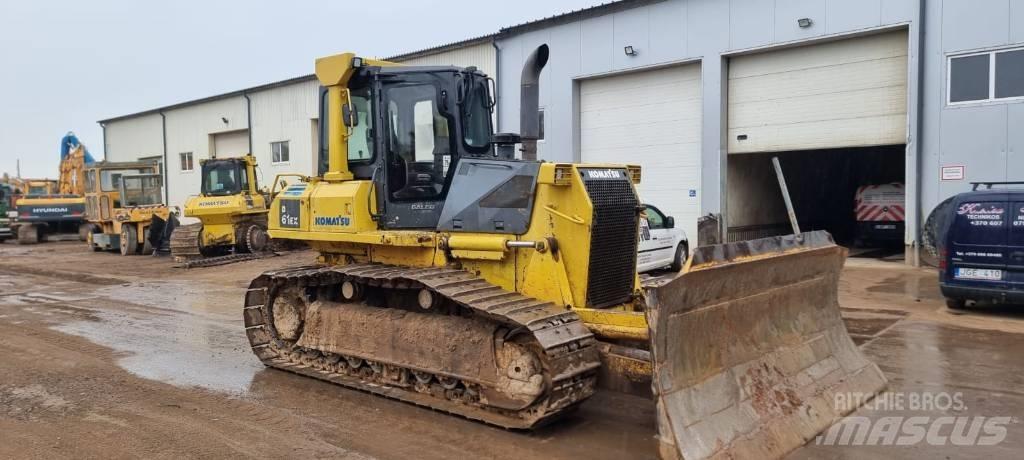 Komatsu D 61 EX-15 Crawler dozers