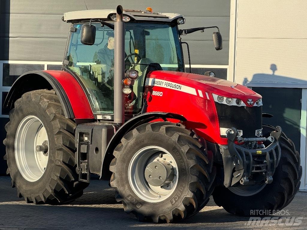 Massey Ferguson 8660 Tractors