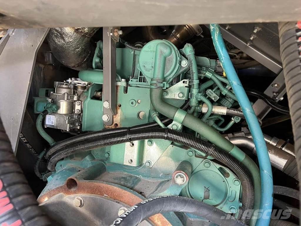 Volvo P 6870D Asphalt pavers