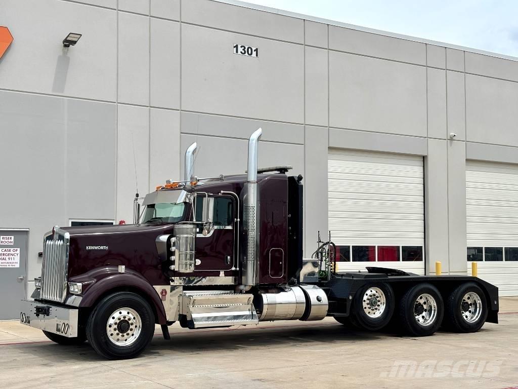 Kenworth W 900 Prime Movers