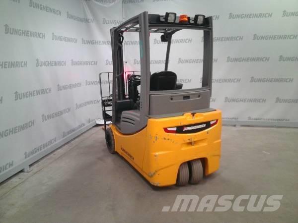 Jungheinrich EFG 220 Electric forklift trucks