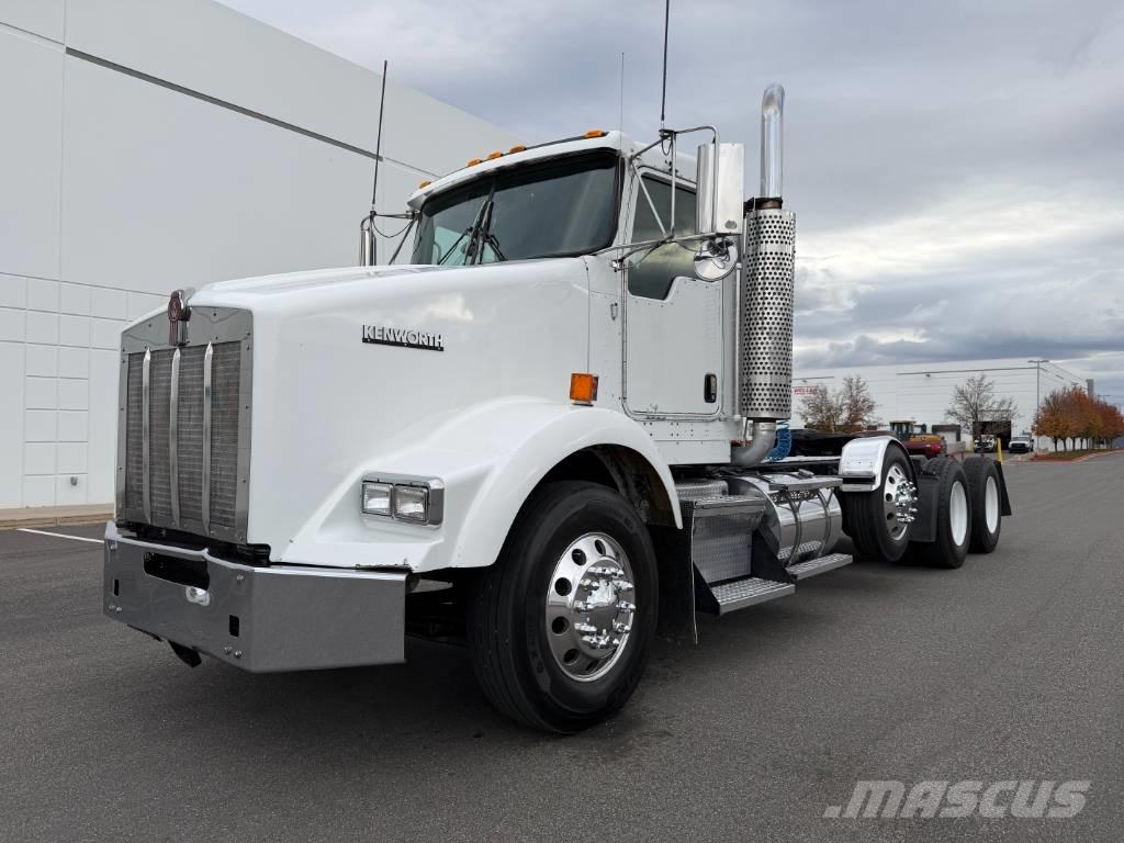 Kenworth T 800 Prime Movers